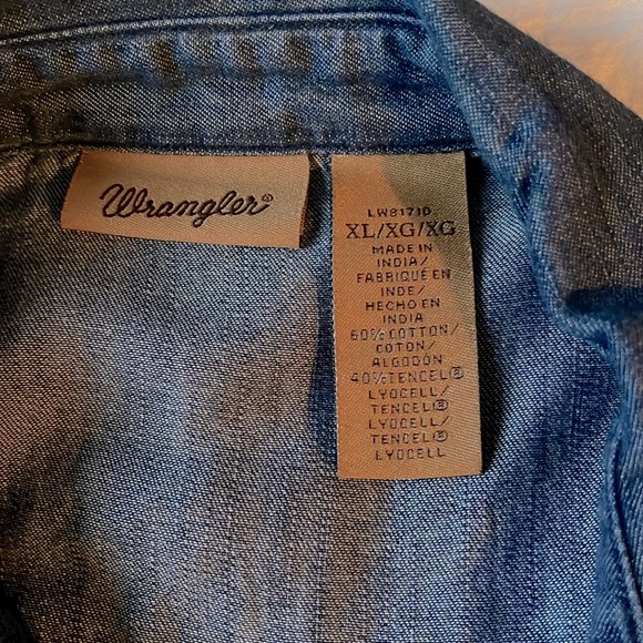 Women’s Wrangler Long Sleeve Snap Shirt - Picture 8 of 8